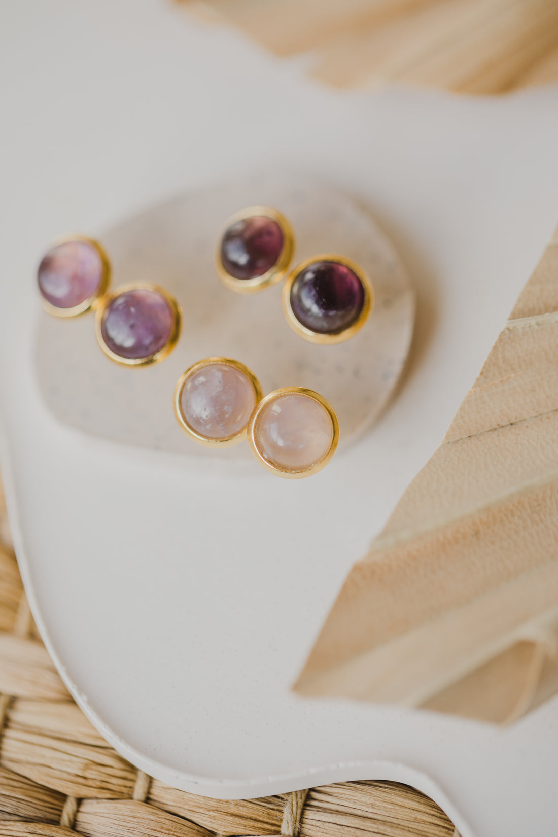 purple amethyst gemstone stud earrings (8 mm)