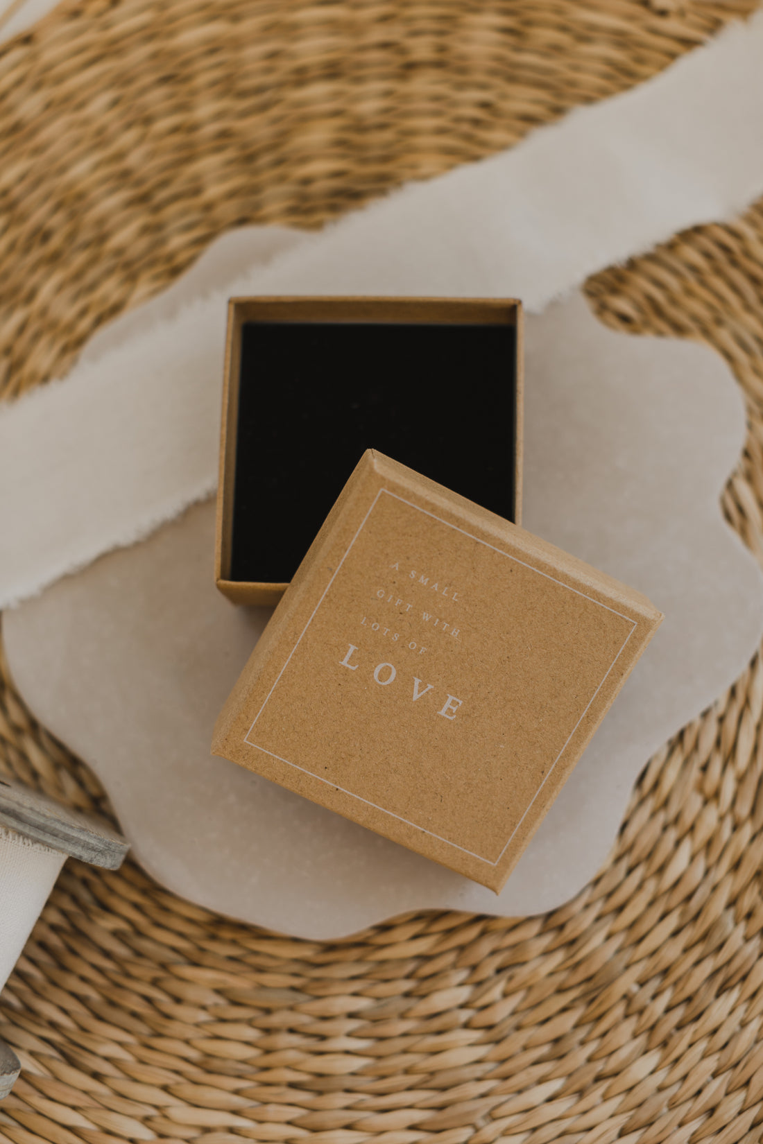 Gift box kraft paper with print &quot;A small gift with lots of Love&quot;