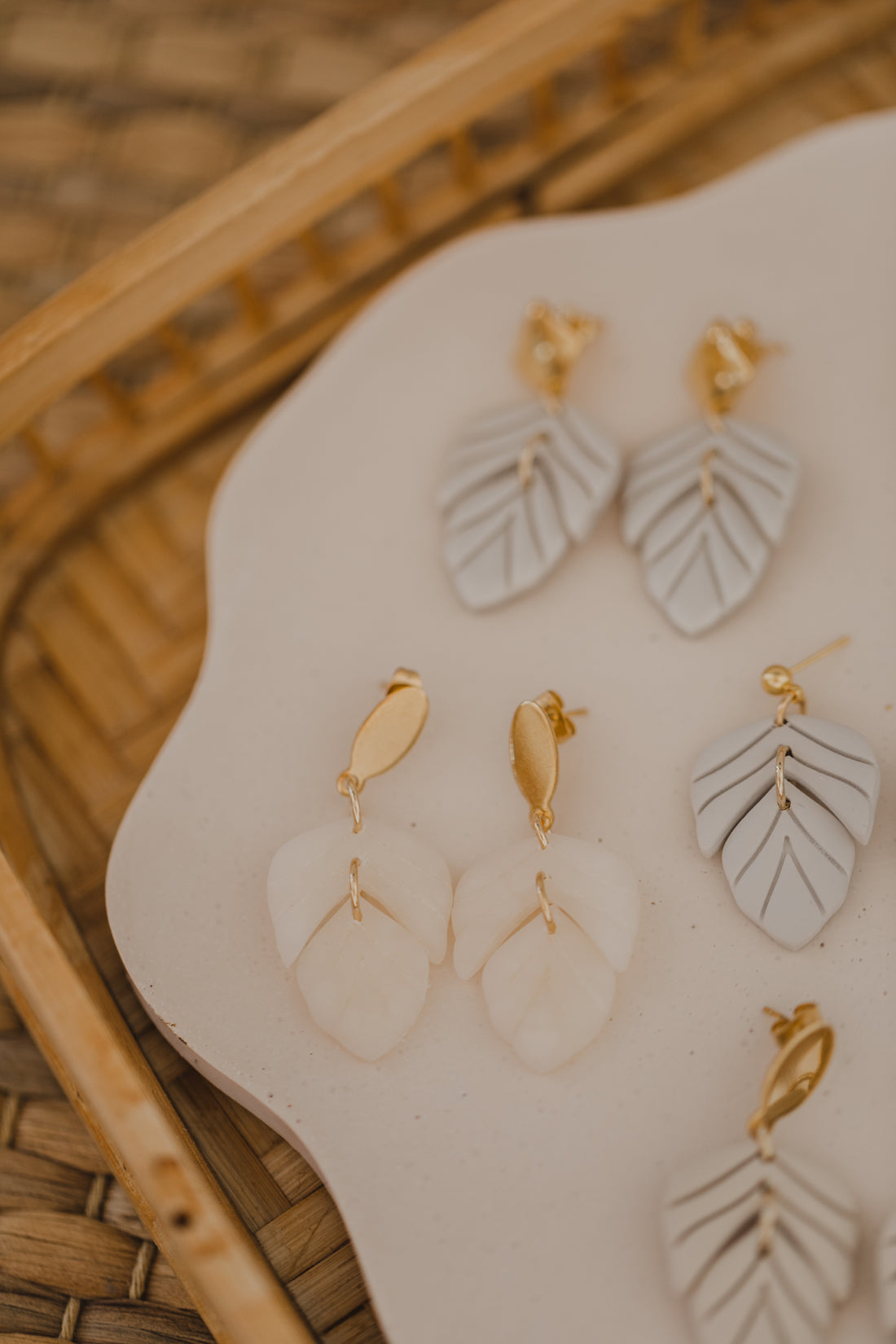 MARJA - small drop earrings gold