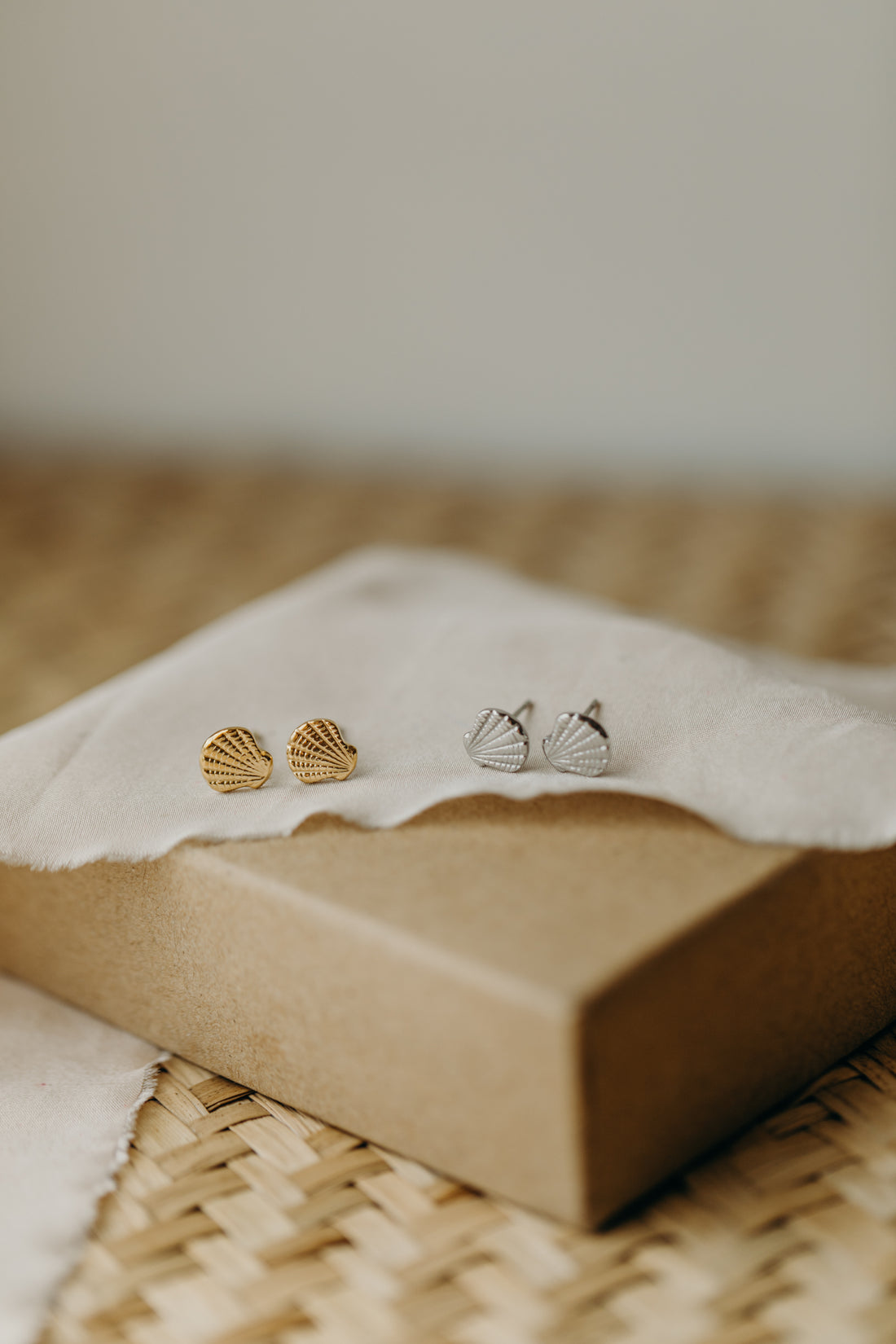 small shell earrings