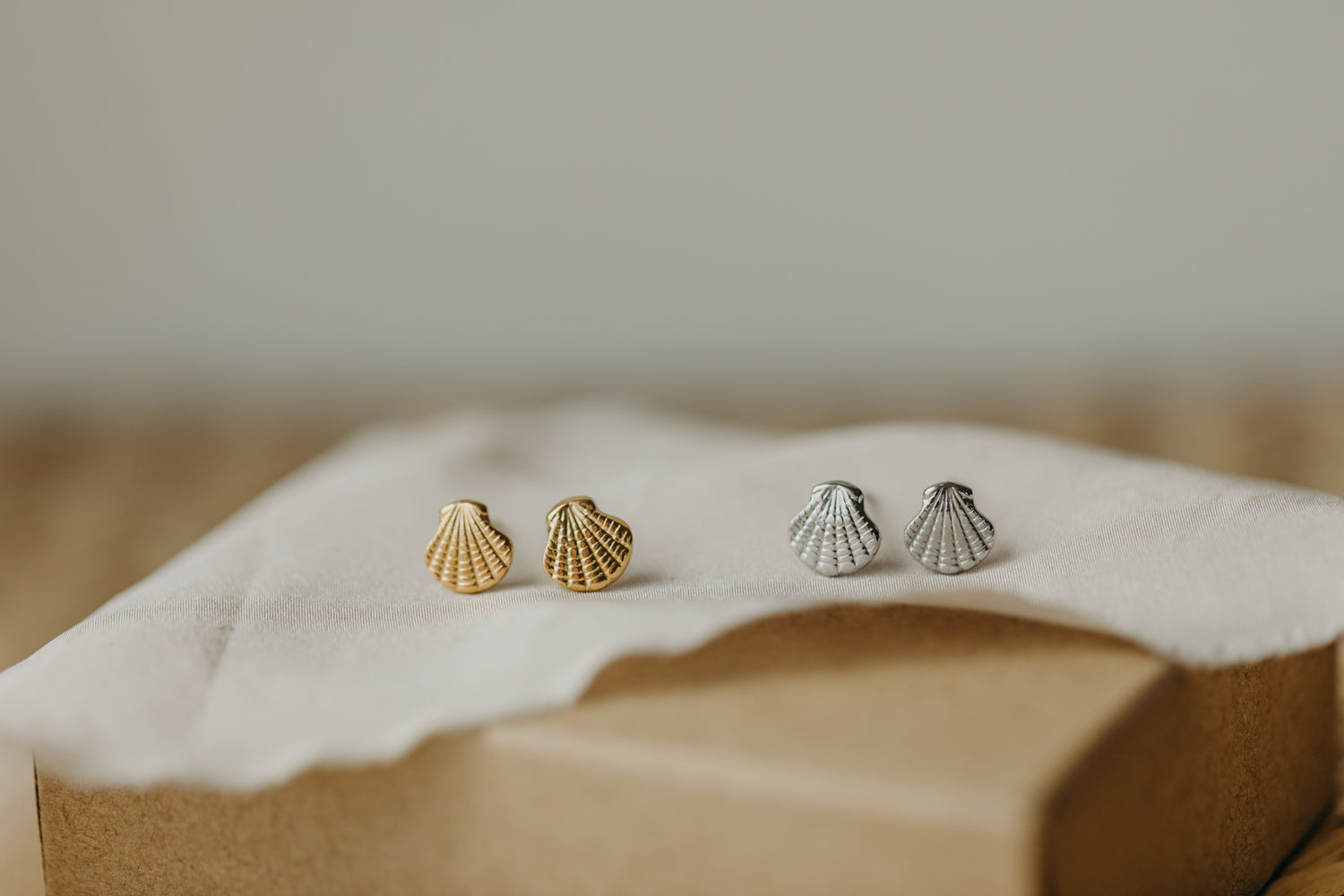 small shell earrings