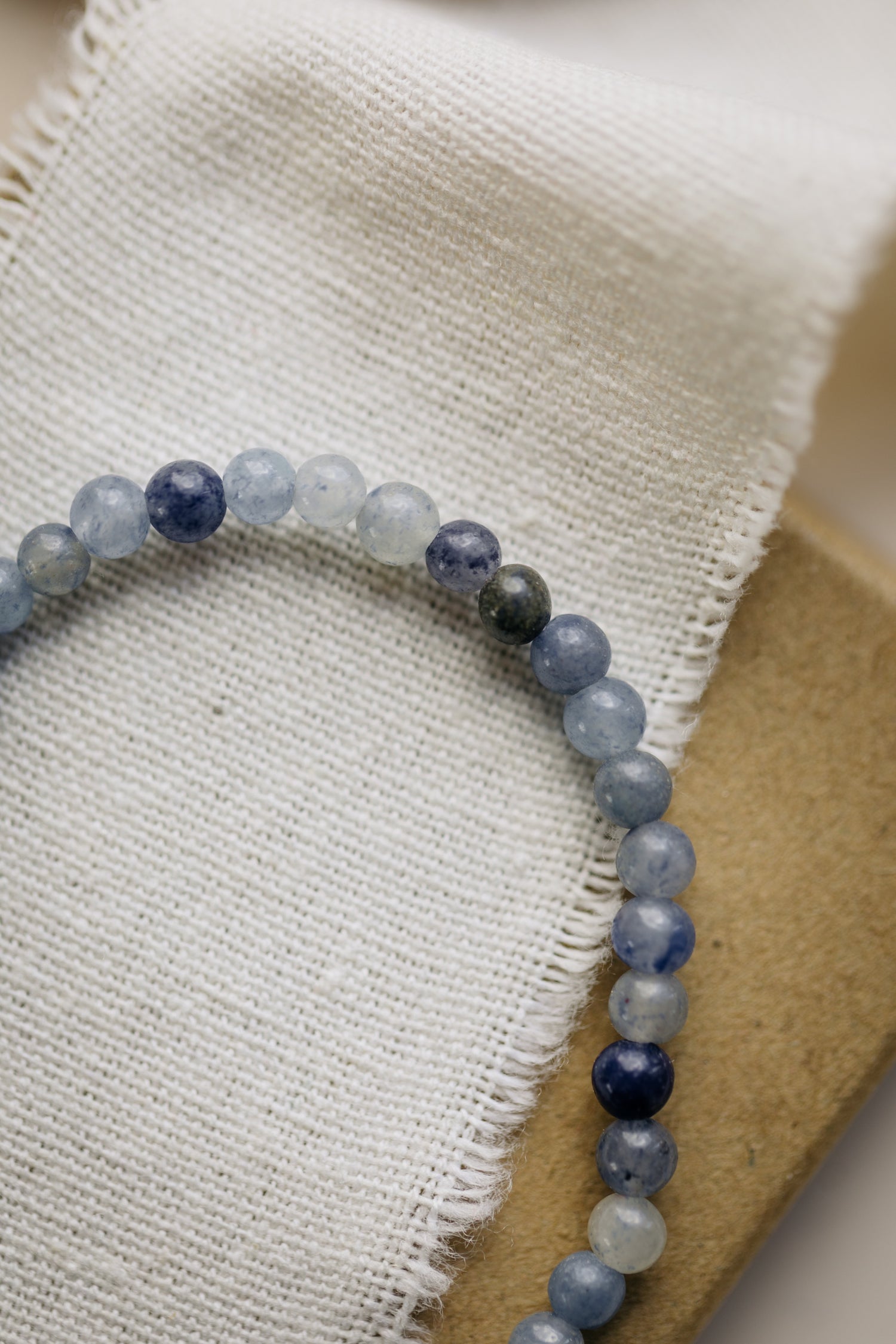 Bracelet with blue sodalite gemstone beads