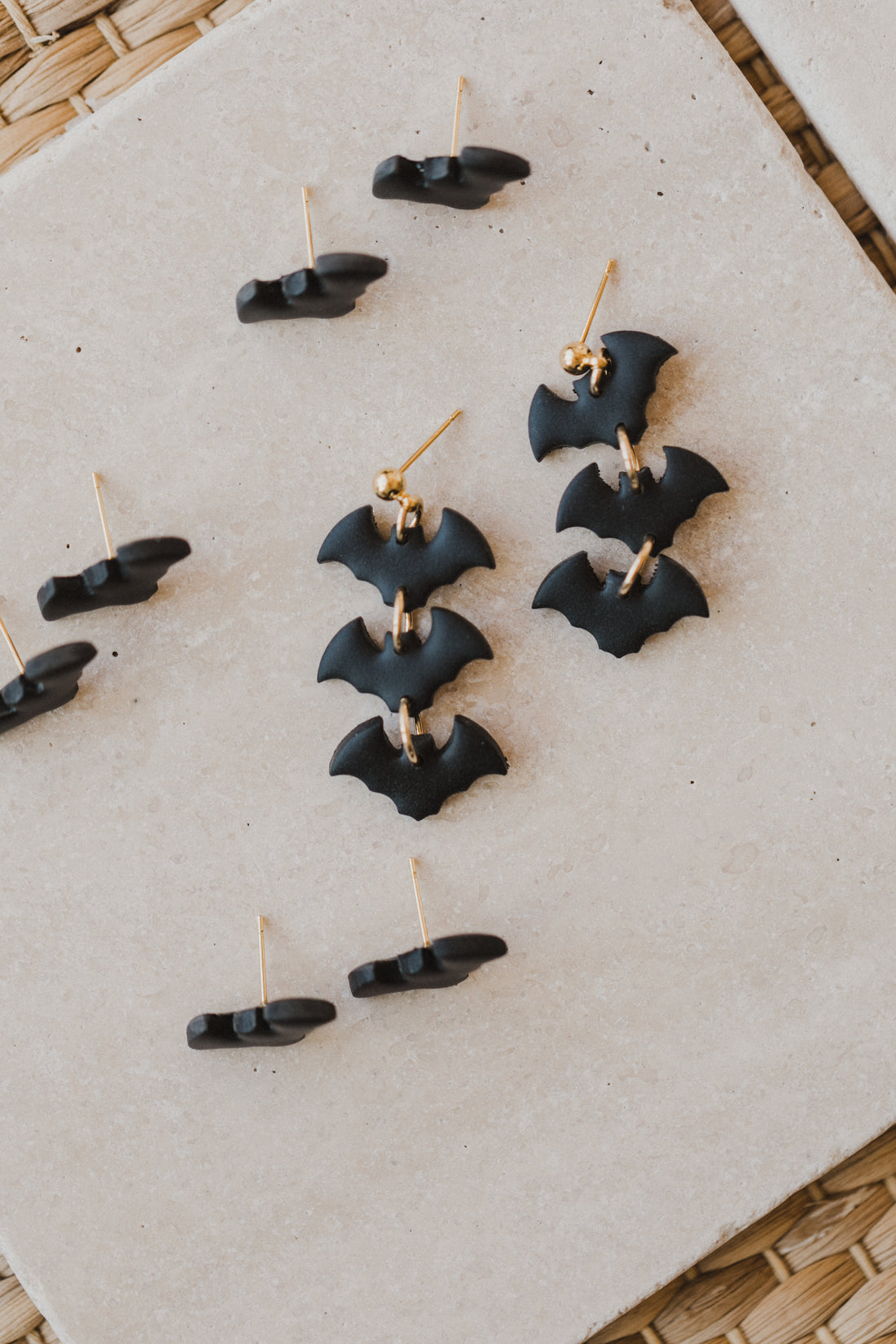 schwarze Fledermaus Ohrringe aus Polymer Ton