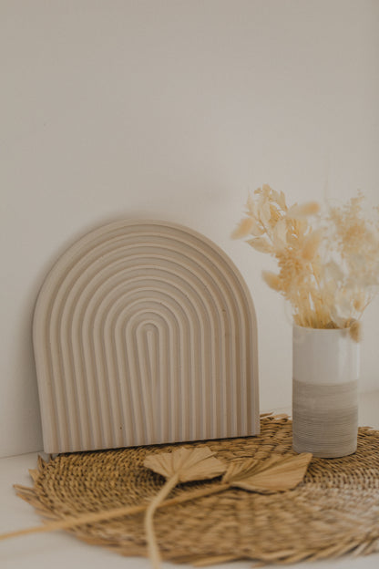 Decorative tray arch made of Jesmonite