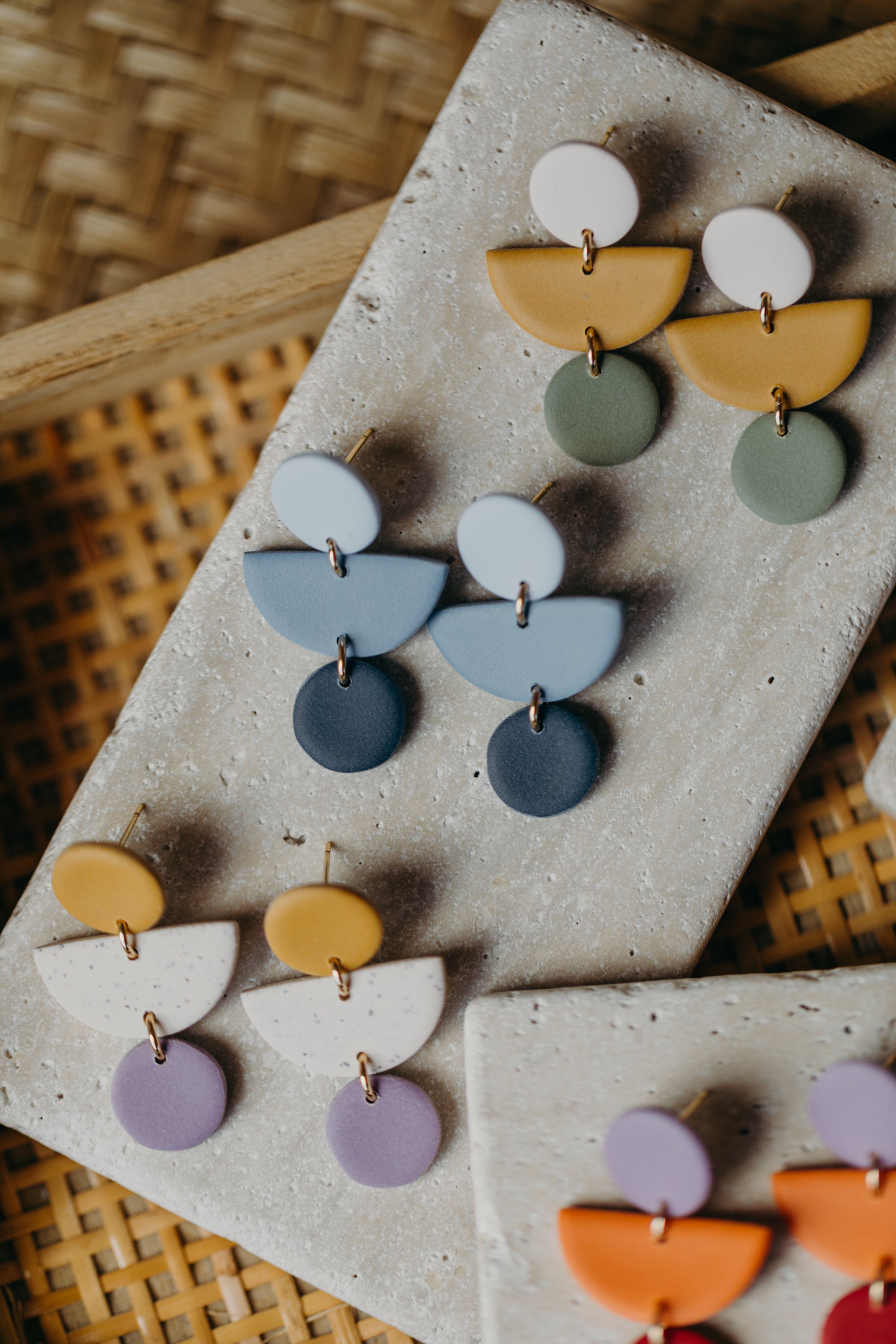 Mailin - Polymer clay earrings in different shades of blue