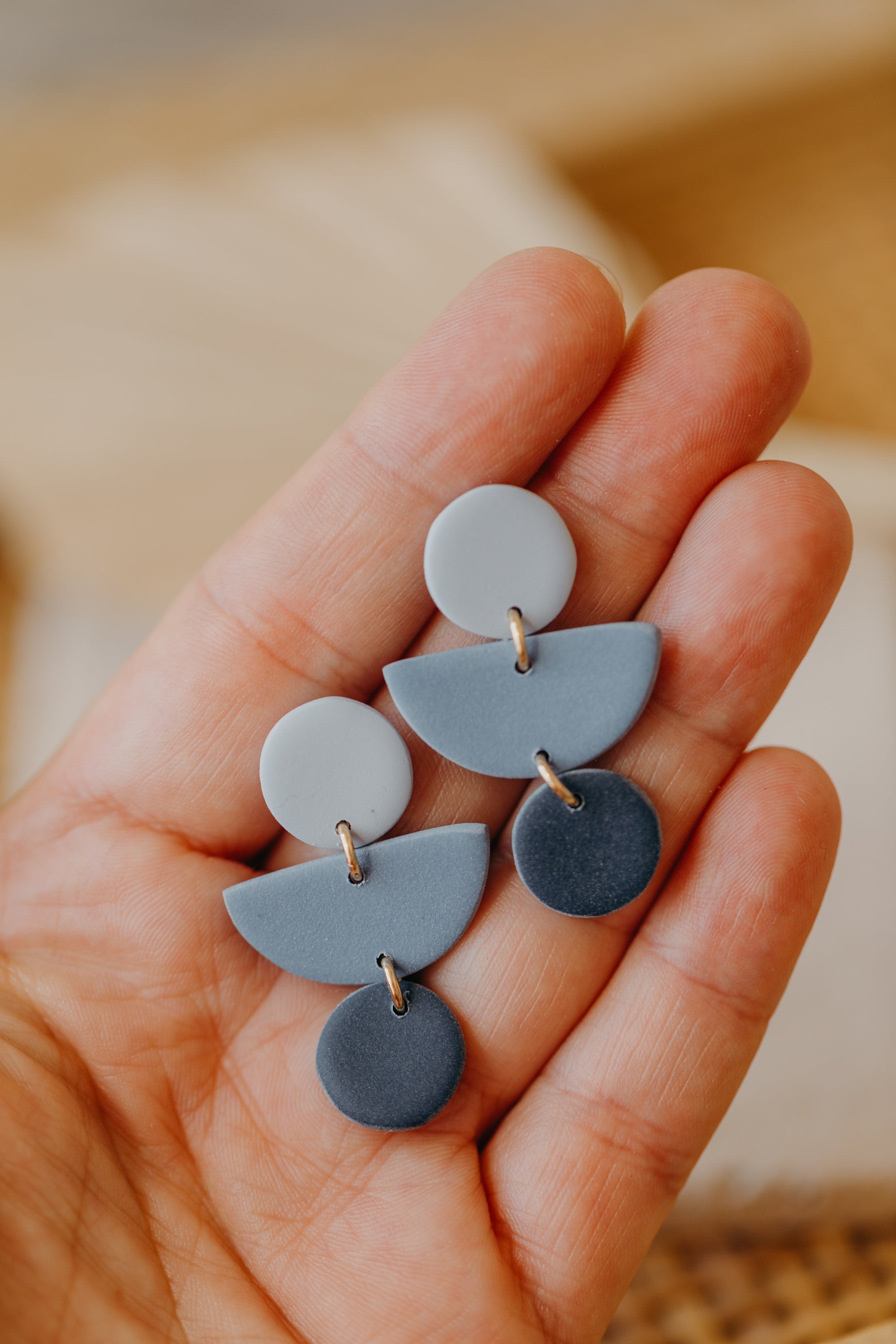 Mailin - Polymer clay earrings in different shades of blue