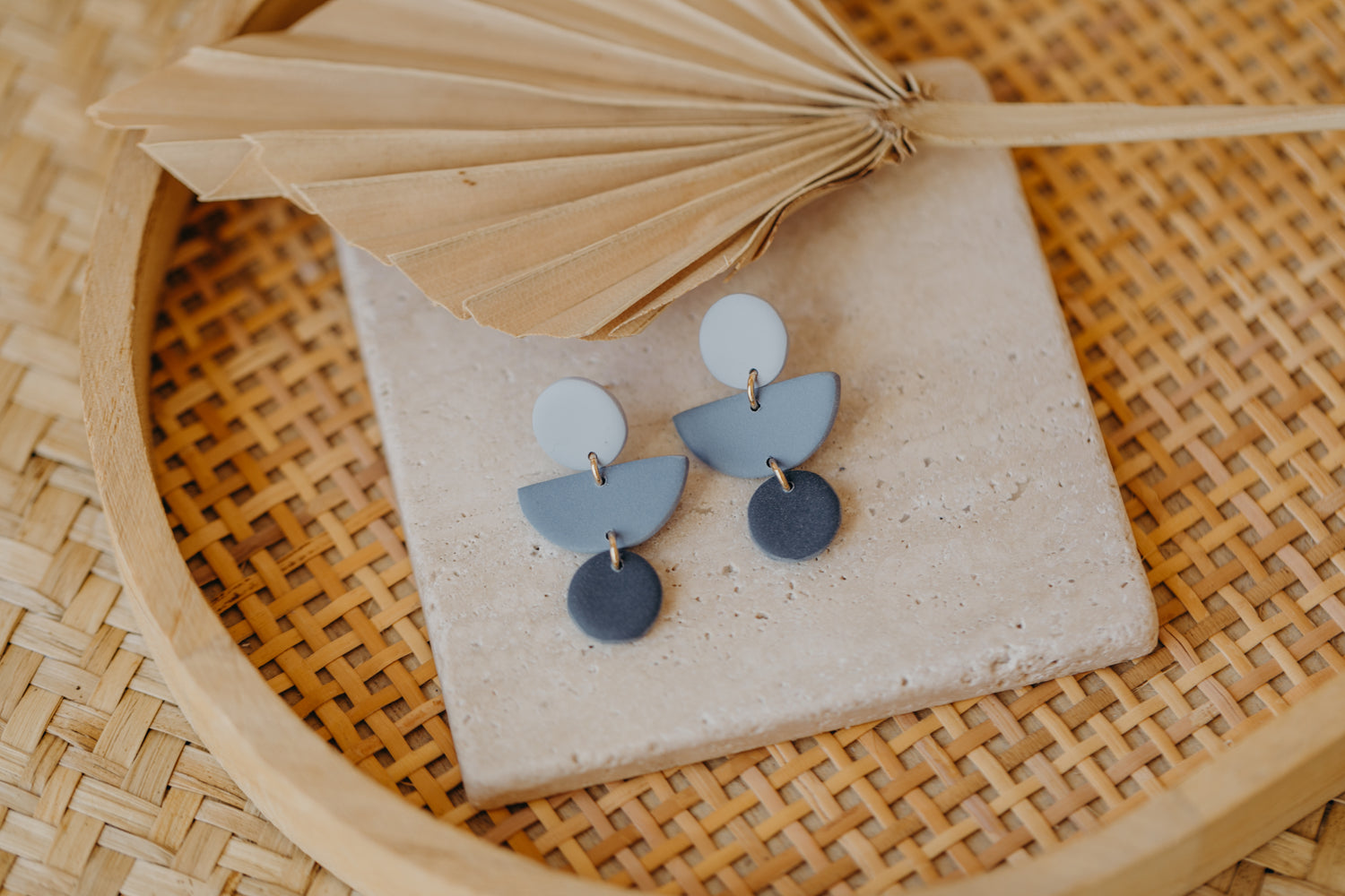 Mailin - Polymer clay earrings in different shades of blue