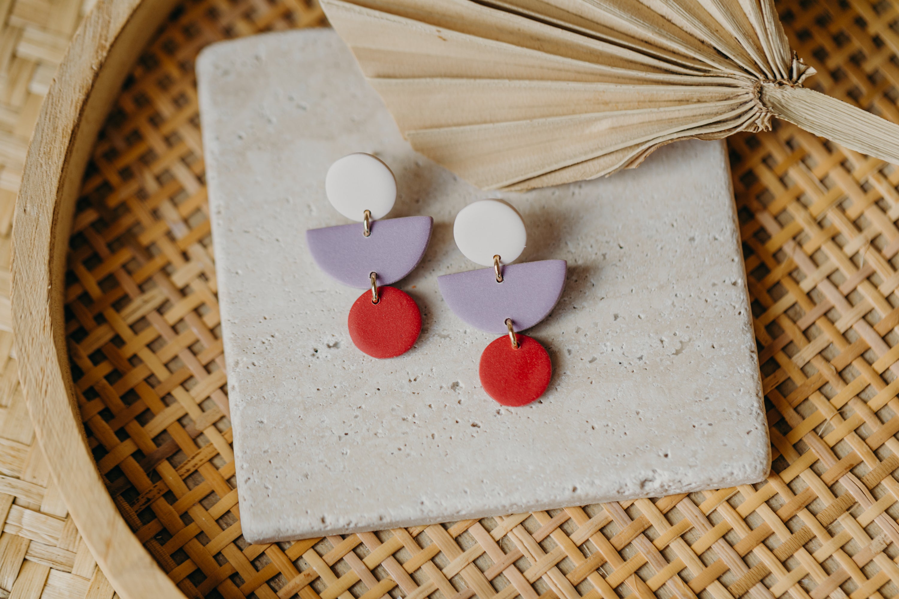 Mailin - Polymer clay earrings in vanilla, light purple and red