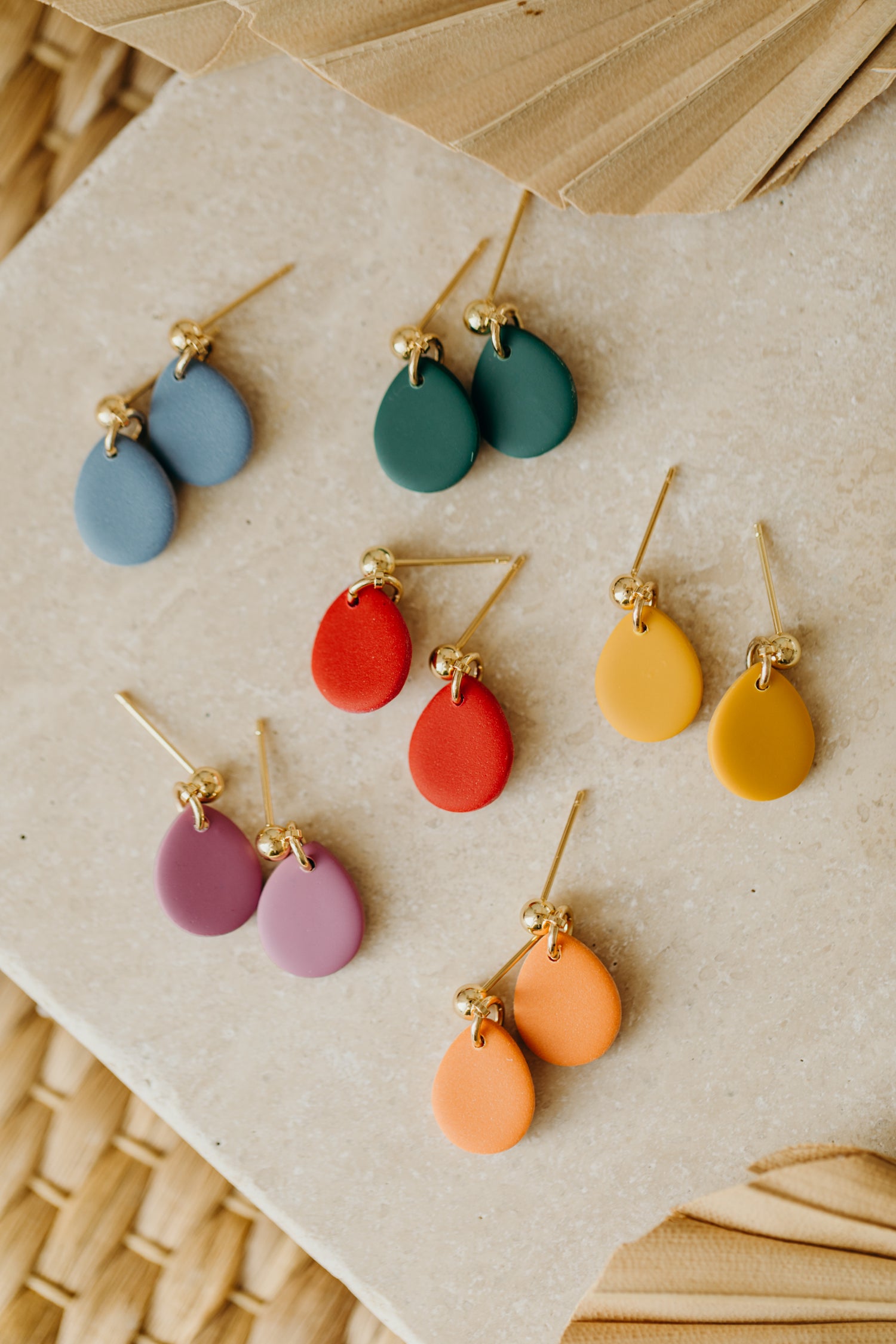 NOMI - small drop earrings in bright colors