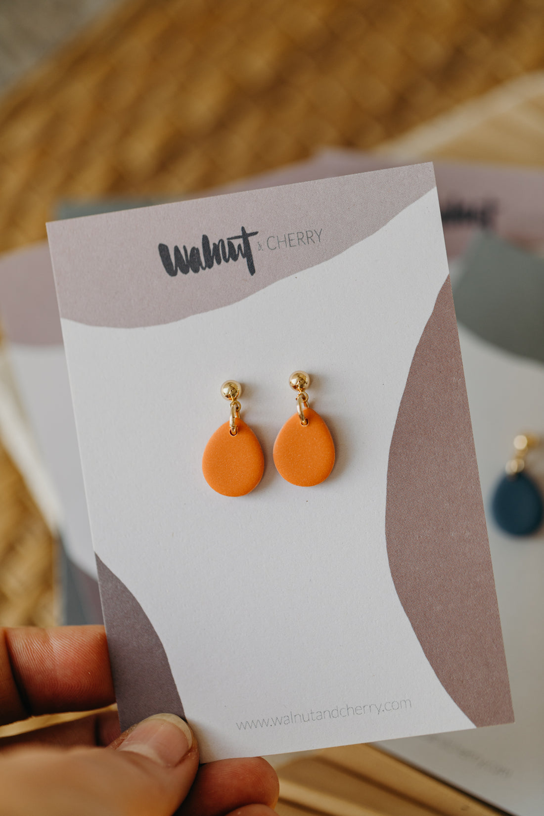 NOMI - small drop earrings in bright colors