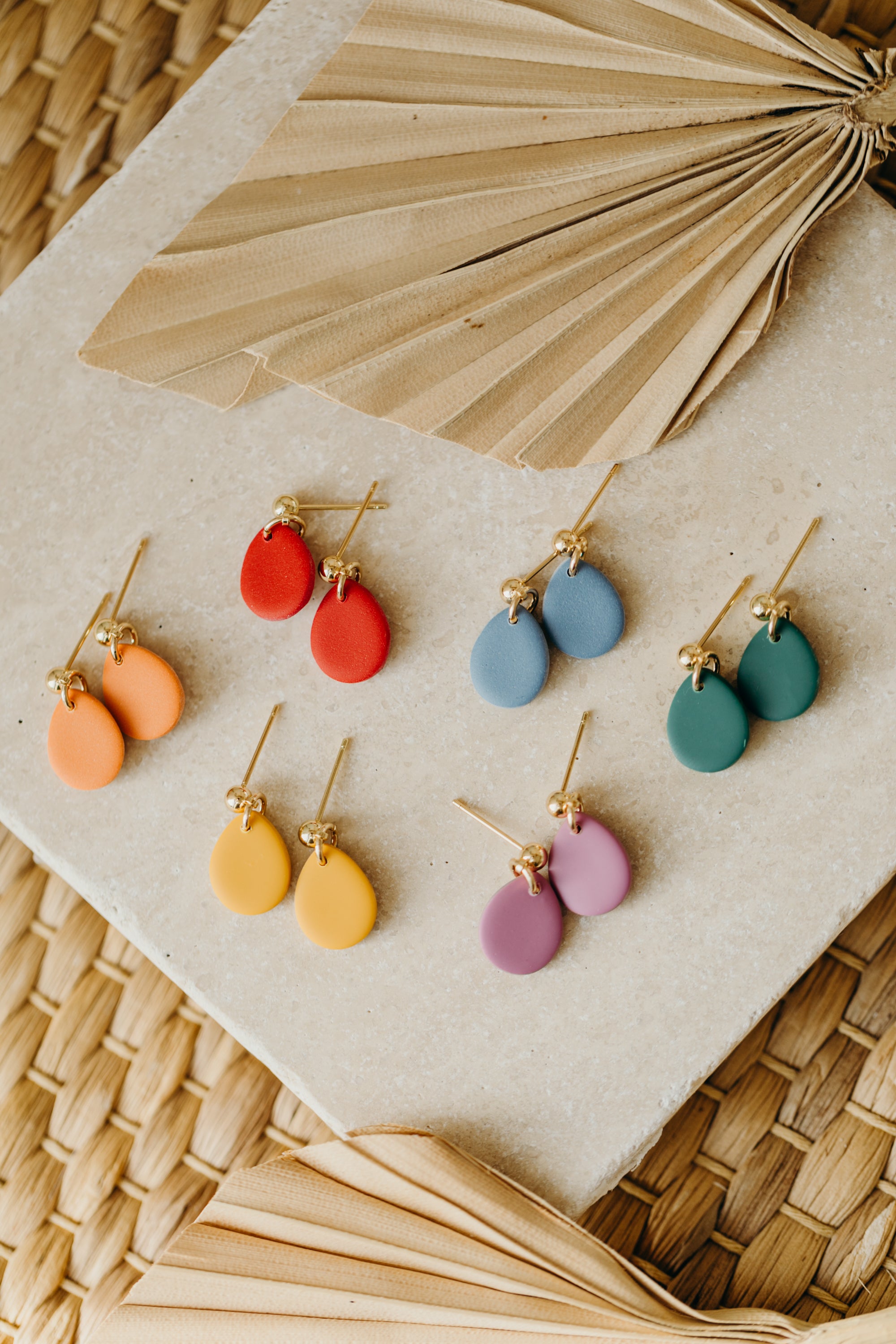 NOMI - small drop earrings in bright colors