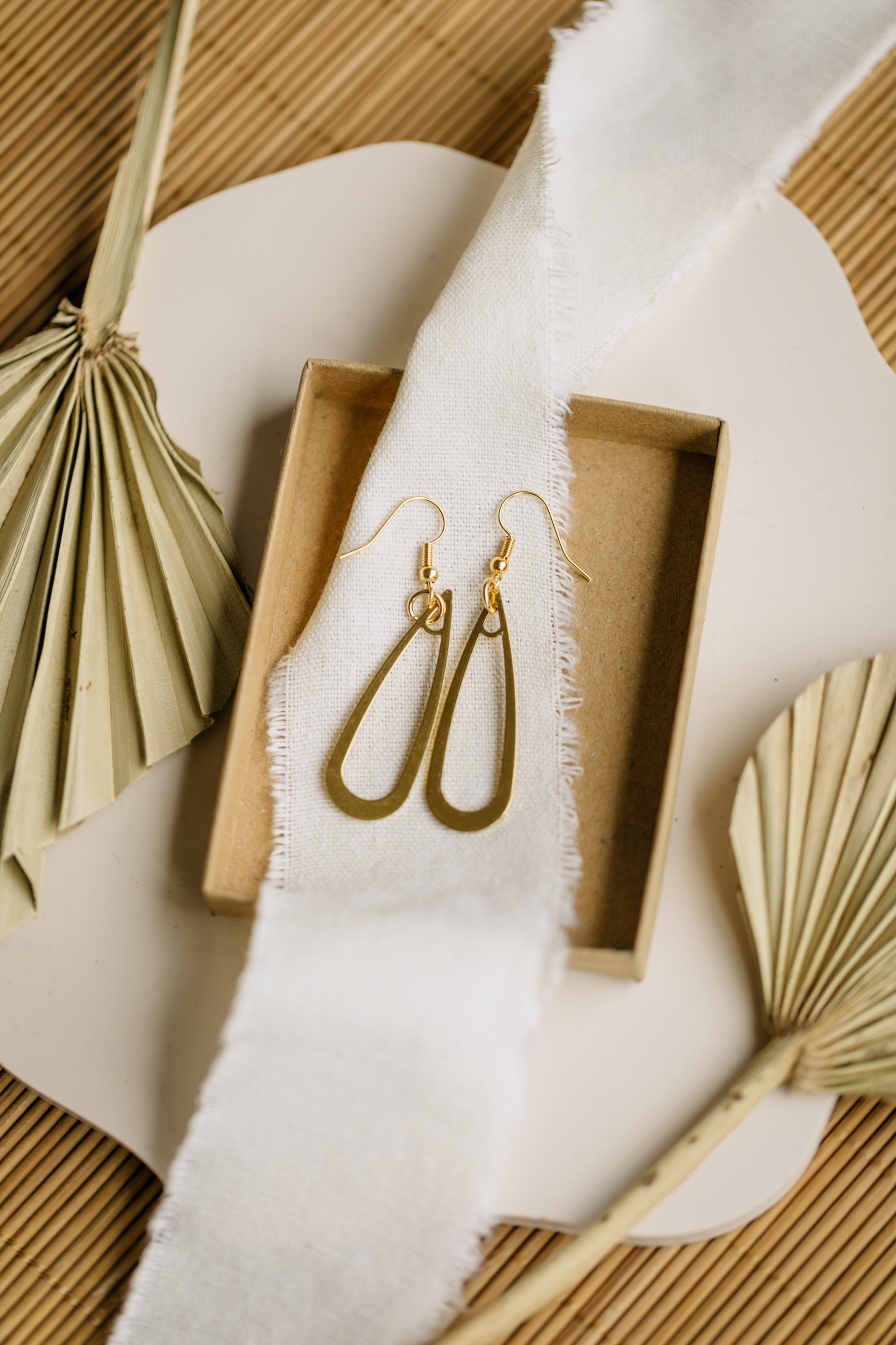 fringe earrings made of brass