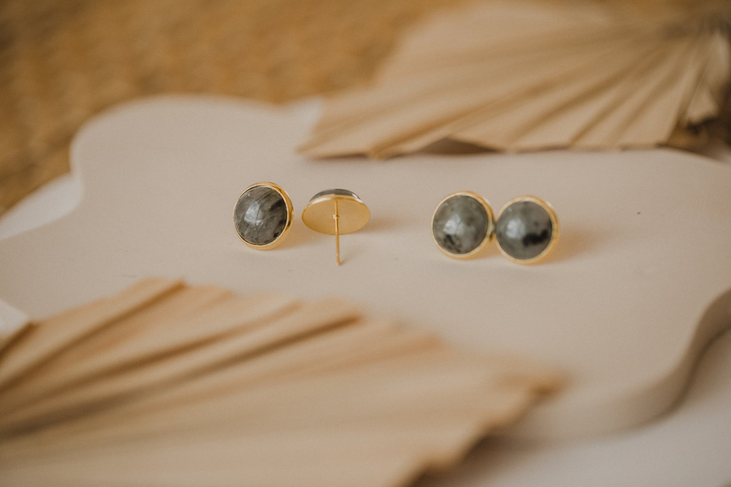 gray labradorite gemstone earrings (12 mm)