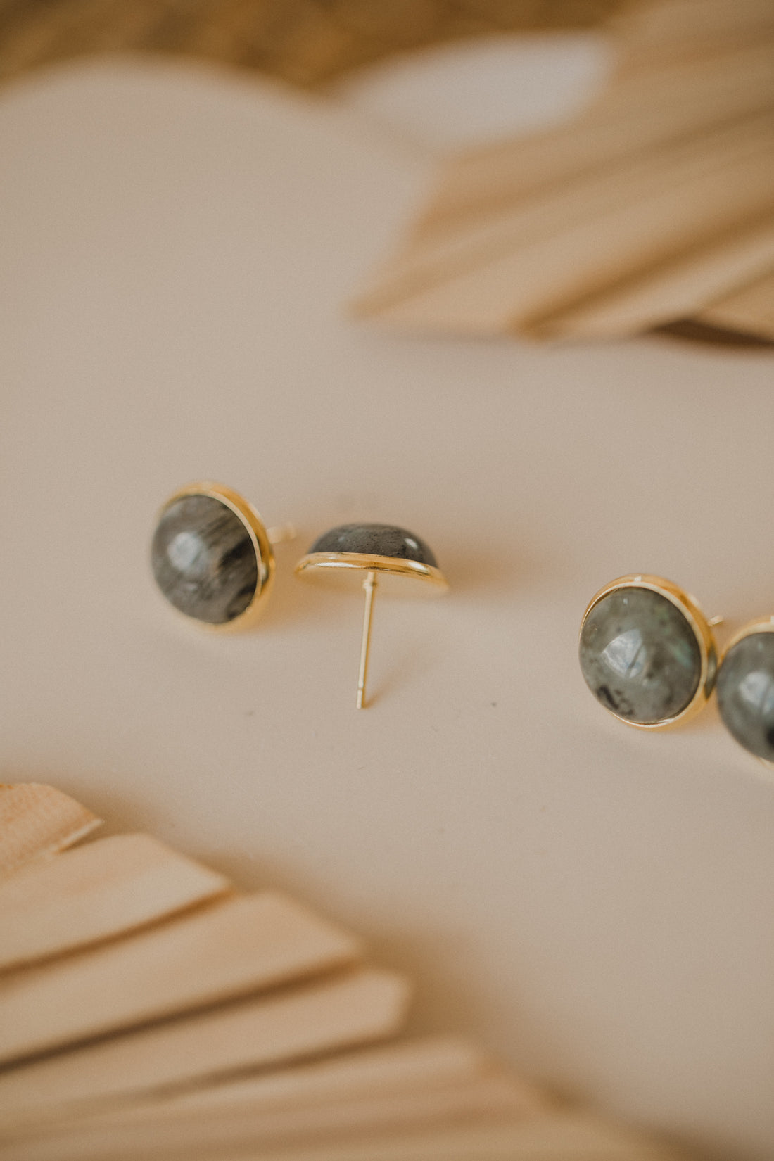 gray labradorite gemstone earrings (12 mm)