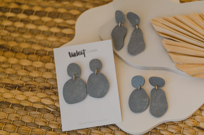 round earrings made of polymer clay in autumn colors