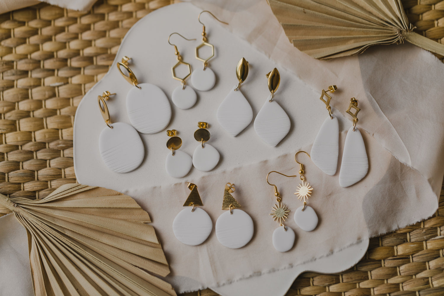 MARJA - small drop earrings gold