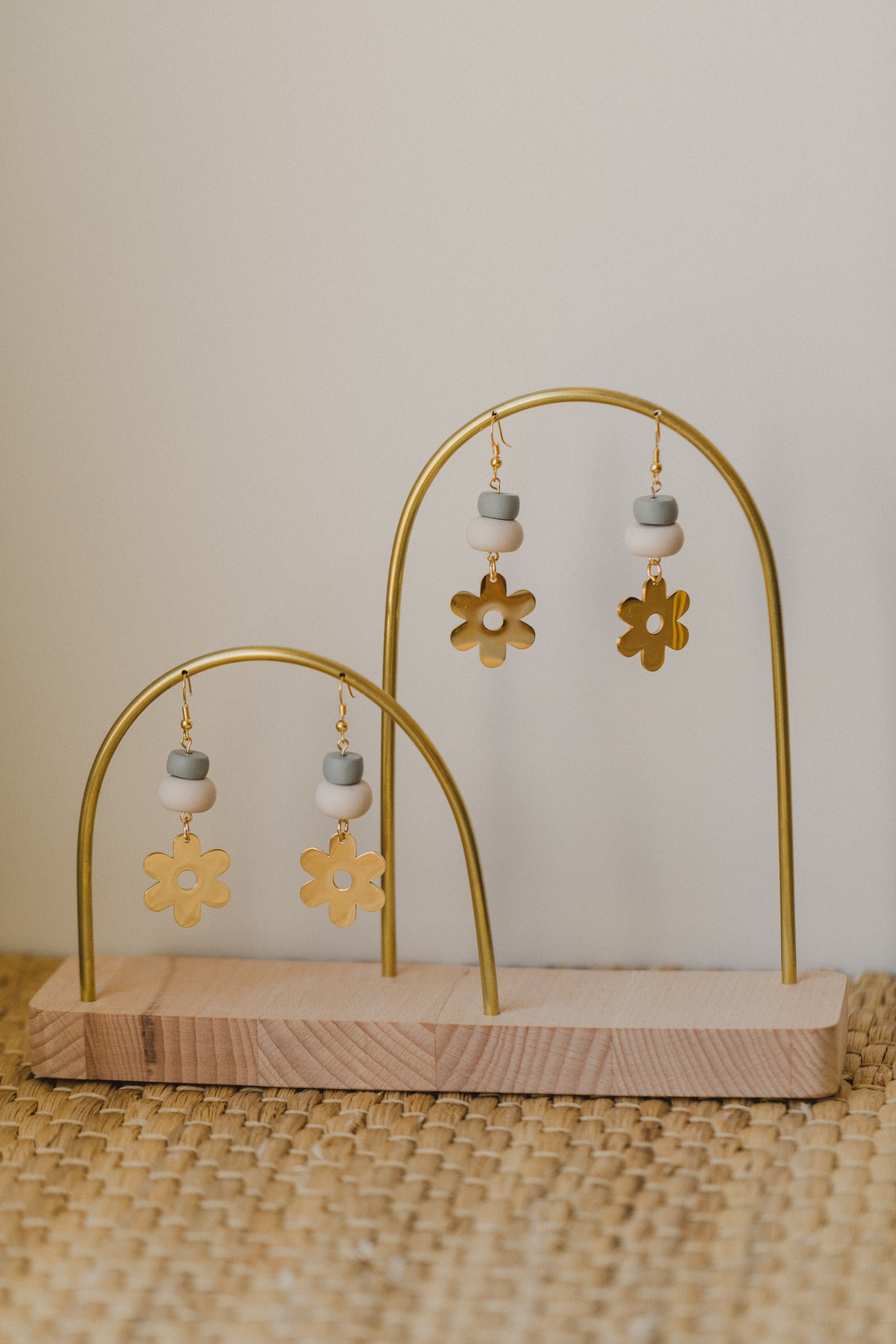 MARJA - small drop earrings gold