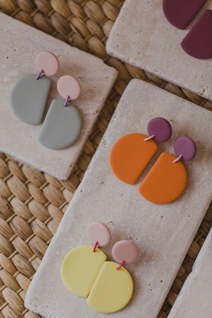 round earrings made of polymer clay in autumn colors