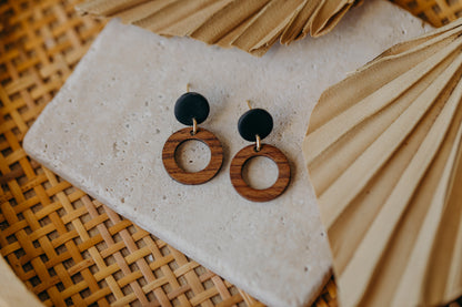 round polymer clay earrings in black with wooden pendant small circle