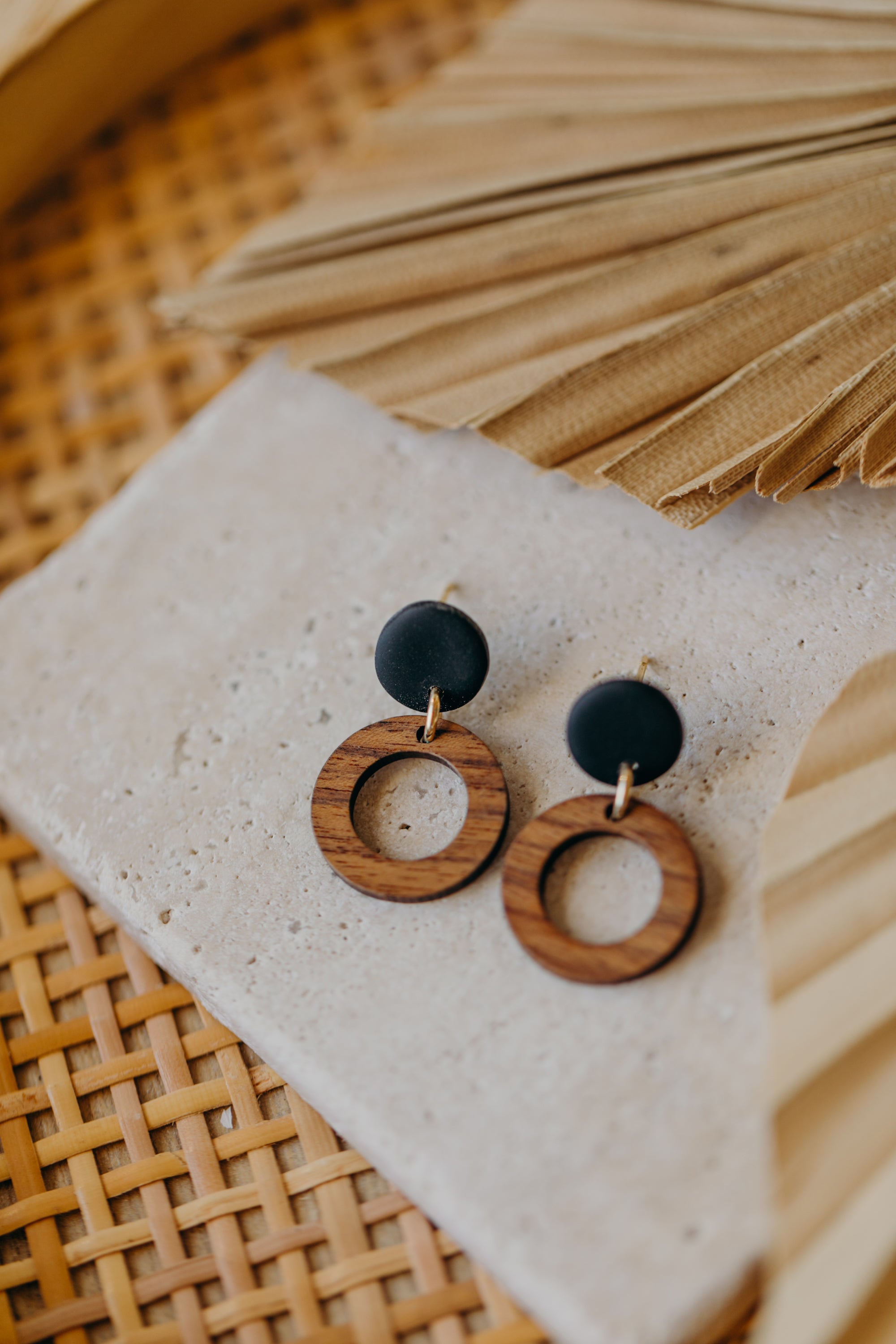 round polymer clay earrings in black with wooden pendant small circle