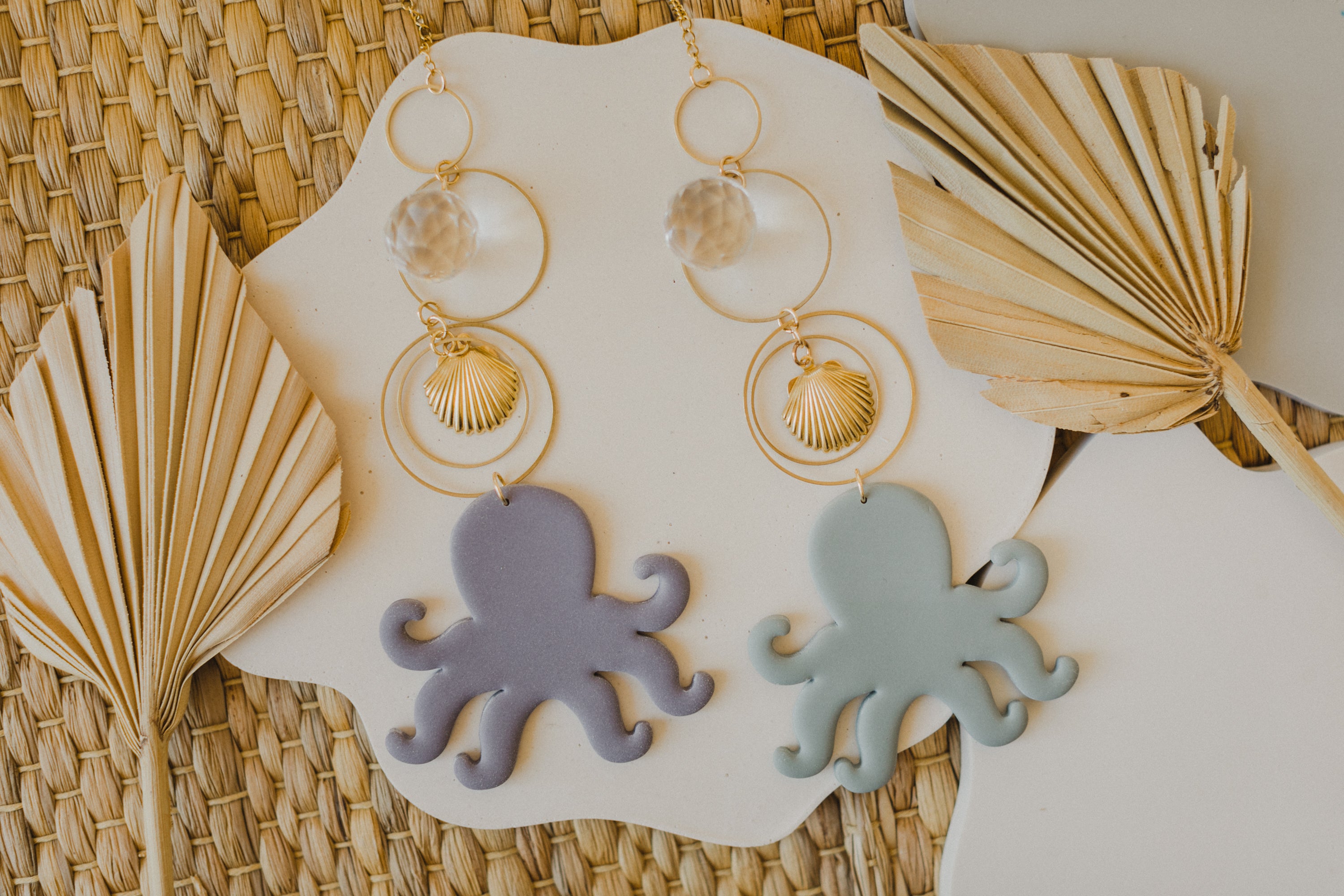 Suncatcher octopus, purple or mint 