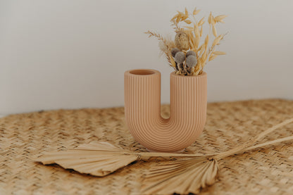 kleine altrosa Vase in U-Form